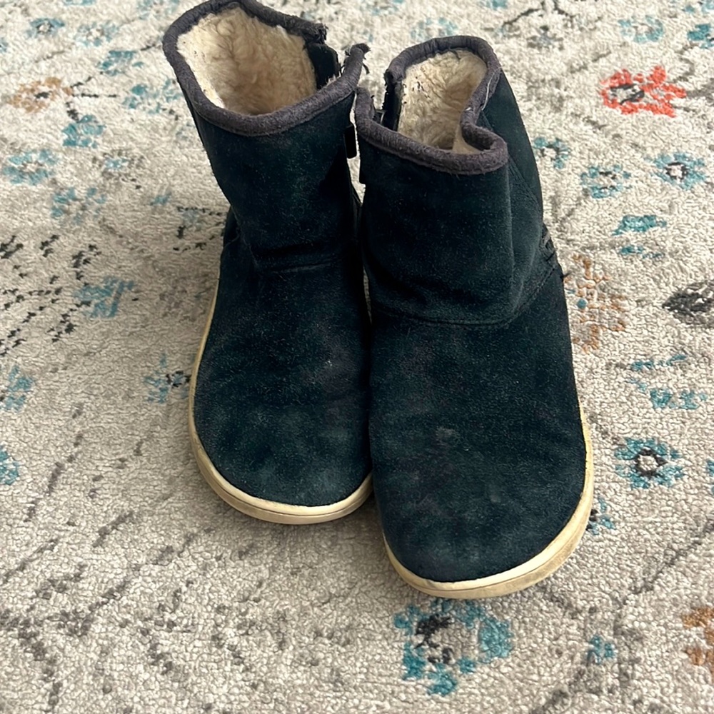 UGG ankle black boot